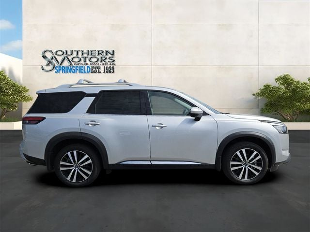 2025 Nissan Pathfinder Platinum FWD