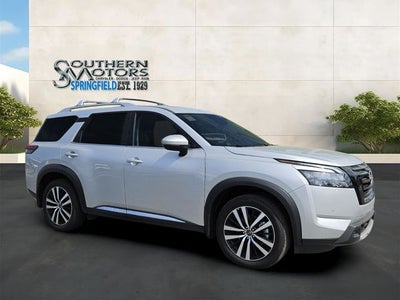2025 Nissan Pathfinder Platinum FWD