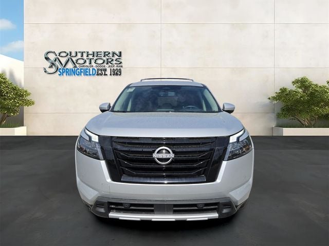 2025 Nissan Pathfinder Platinum FWD