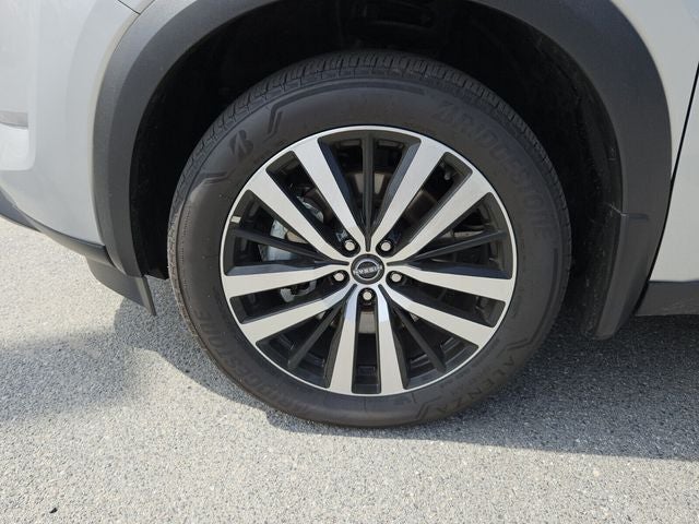 2025 Nissan Pathfinder Platinum FWD