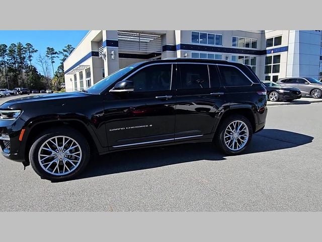 2022 Jeep Grand Cherokee Summit