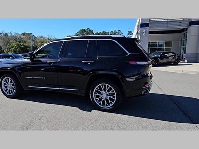 2022 Jeep Grand Cherokee Summit