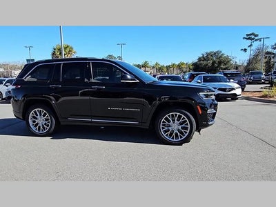 2022 Jeep Grand Cherokee Summit