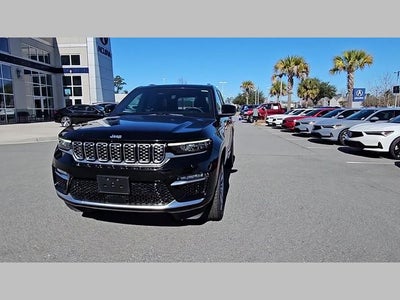 2022 Jeep Grand Cherokee Summit