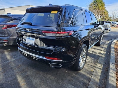 2022 Jeep Grand Cherokee Summit