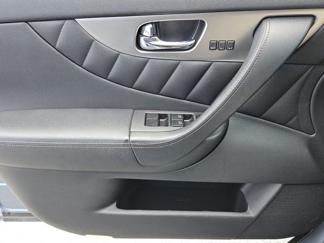 2017 INFINITI QX70 Base