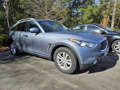 2017 INFINITI QX70 Base