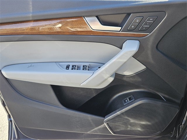 2024 Audi Q5 40 Premium quattro