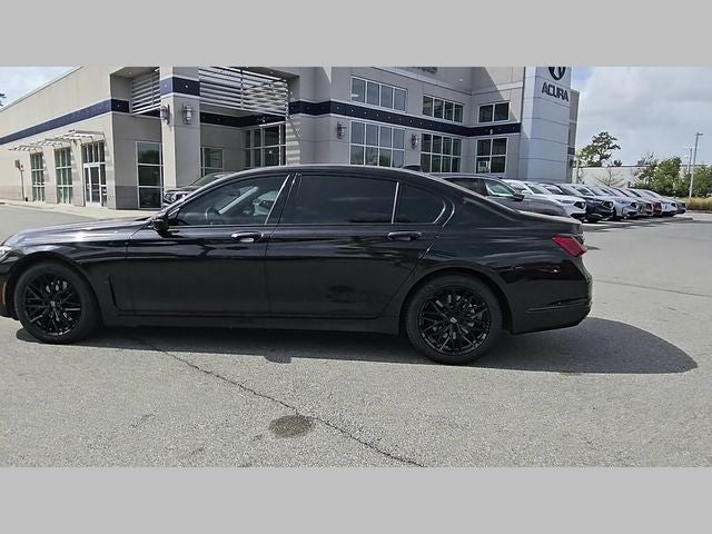 2022 BMW 7 Series 740i