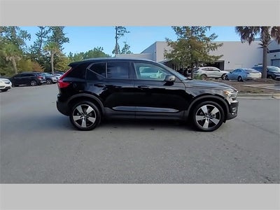 2021 Volvo XC40 Momentum