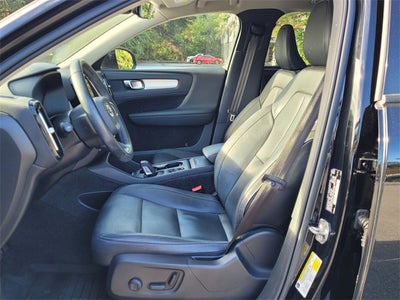 2021 Volvo XC40 Momentum