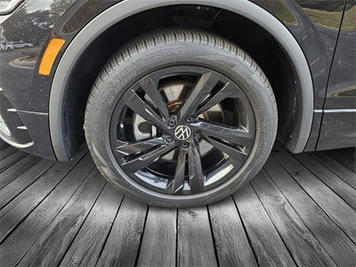 2023 Volkswagen Tiguan 2.0T SE R-Line Black